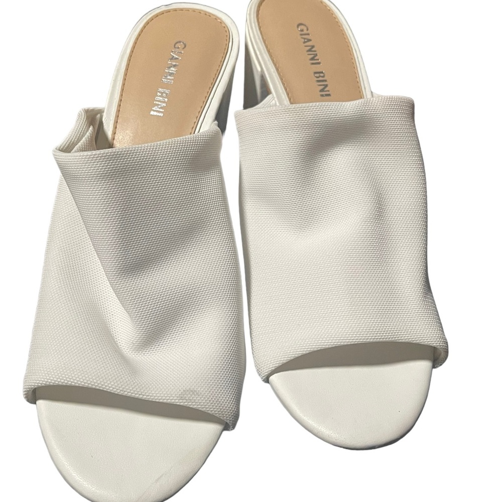Gianni Bini White Mule Slide-On Block Heel Open Toe Size 7M